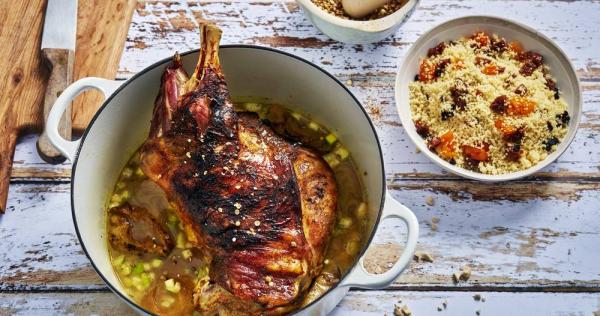 Recette d'Epaule d'agneau en cocotte, sauce aux épices et fruits frais